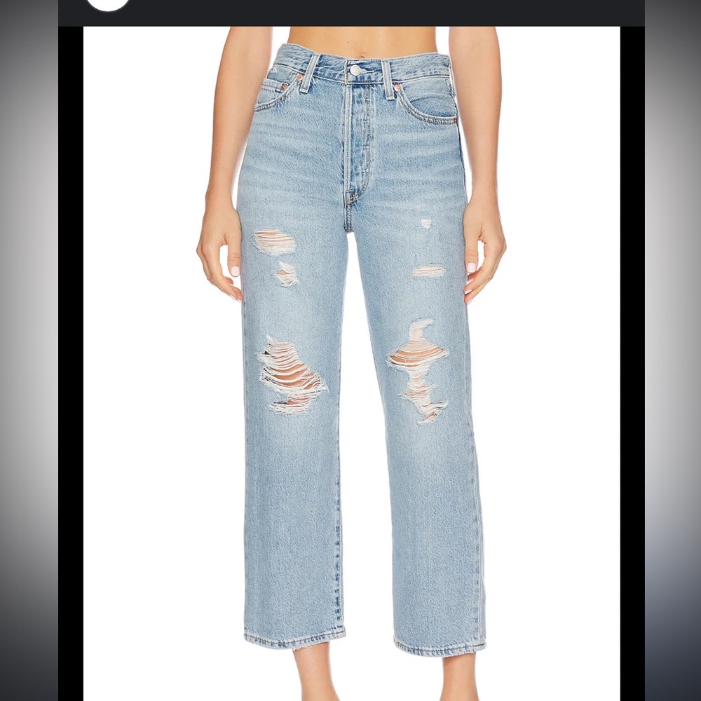Levi’s ribcage straight ankle length light wash jeans